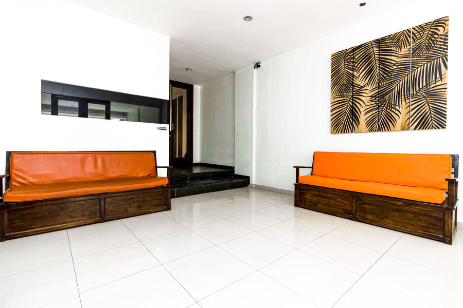 RedDoorz Plus @ Pasar Baru