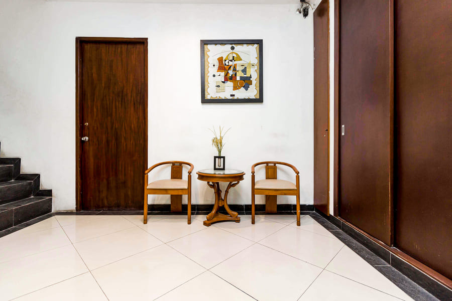 RedDoorz Plus @ Pasar Baru