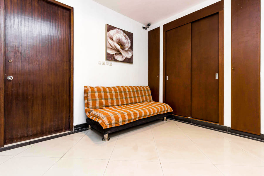 RedDoorz Plus @ Pasar Baru