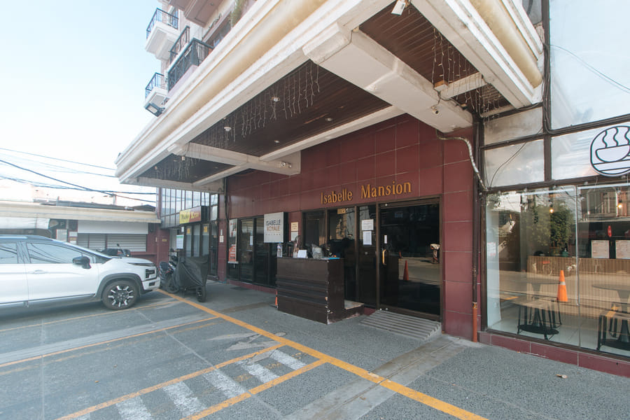 RedDoorz Plus near Johnson and Johnson Paranaque