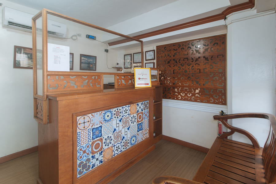 RedDoorz Plus near Johnson and Johnson Paranaque