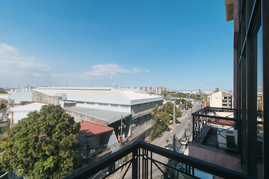 RedDoorz Plus near Johnson and Johnson Paranaque