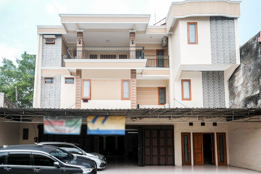 Koolkost Syariah near Taman Sriwedari Laweyan