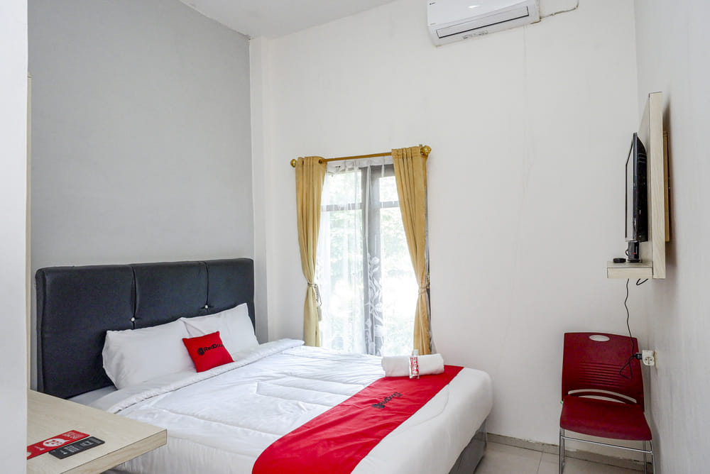 RedDoorz Room