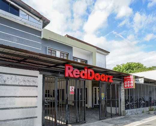 RedDoorz @ Kratonan Solo