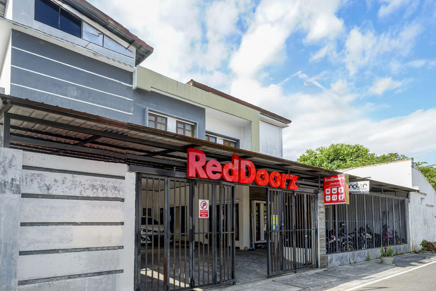 RedDoorz @ Kratonan Solo