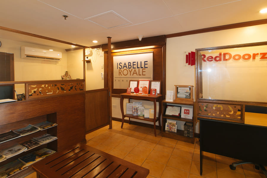 RedDoorz @ Moonwalk Paranaque