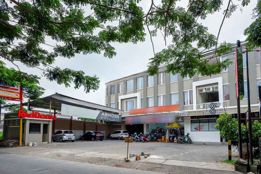 RedDoorz near Exit Tol Banyumanik 2