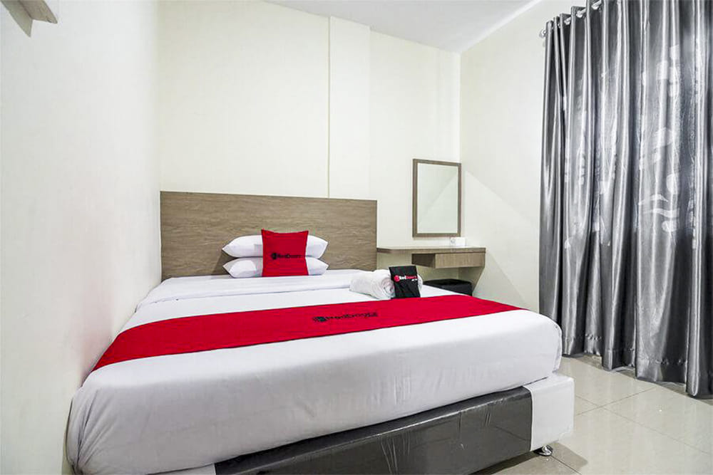 RedDoorz Room