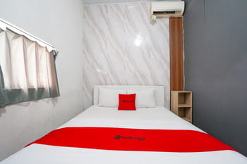 RedDoorz near Alun - Alun Magetan