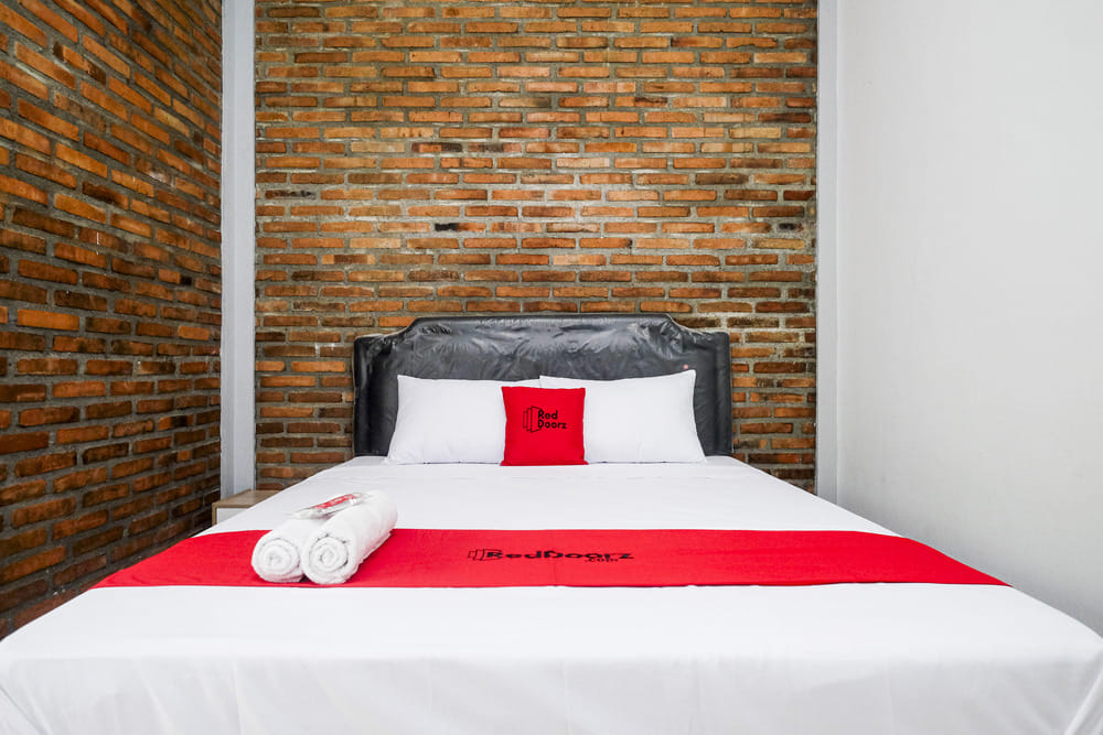 RedDoorz Room
