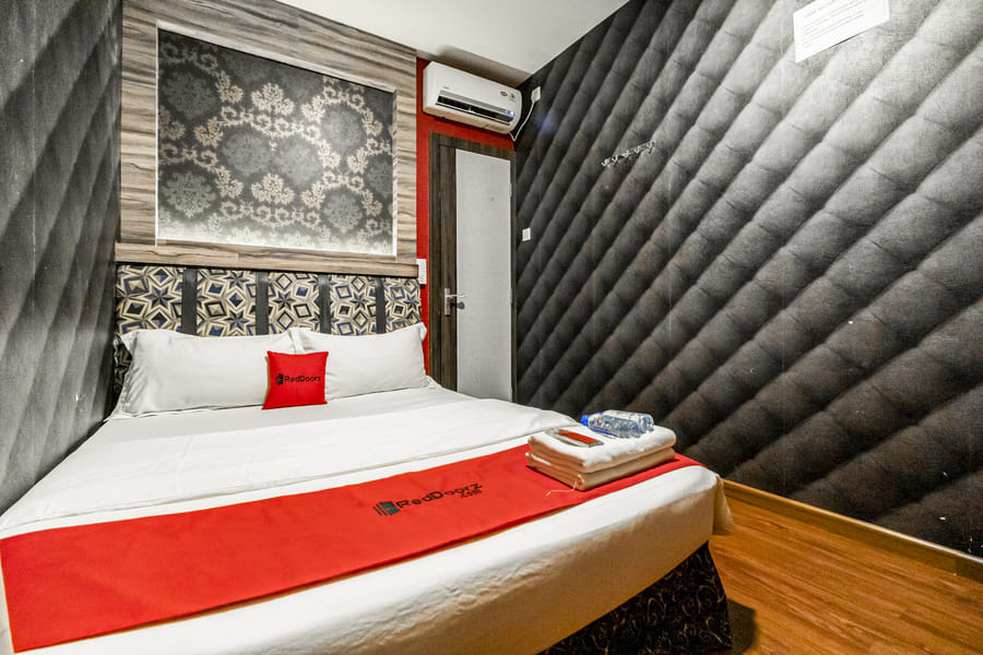 RedDoorz Plus near Nagoya Hill Batam 6