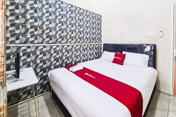 RedDoorz Syariah near Terminal Induk Banjarnegara