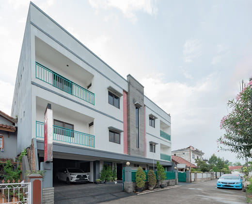 RedDoorz Plus @ Buah Batu