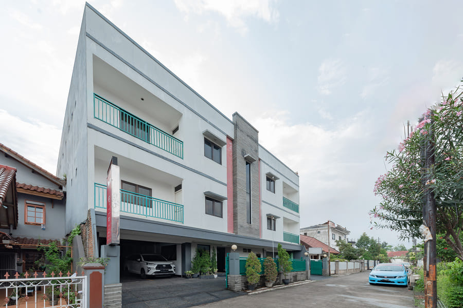 RedDoorz Plus @ Buah Batu