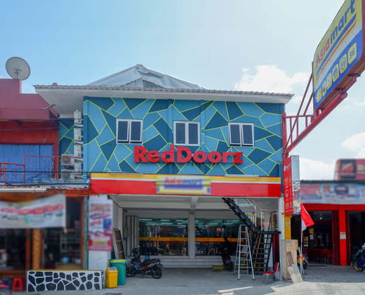 RedDoorz @ Jalan Raya Baturaden 2