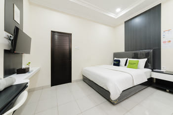 Urbanview Hotel Via Jambi by RedDoorz