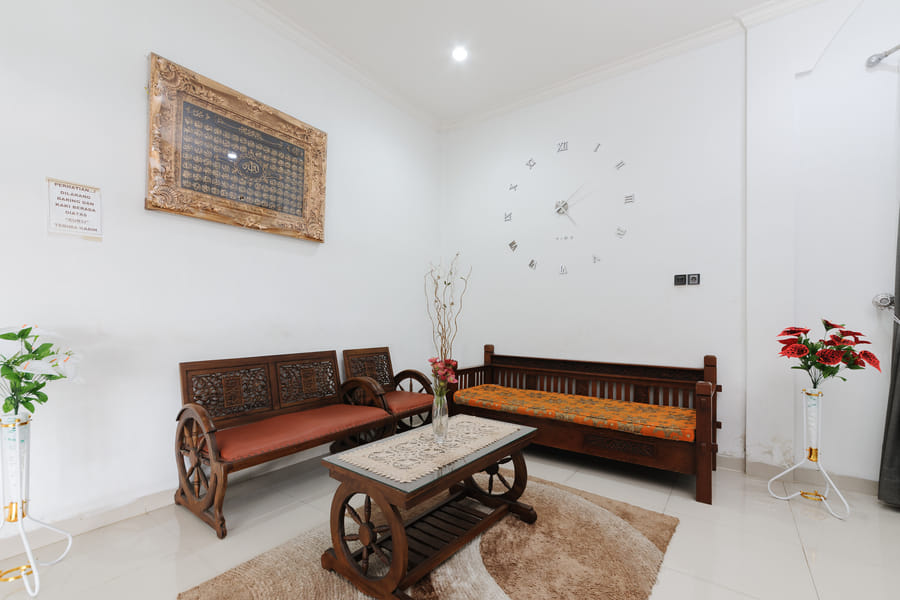Urbanview Hotel Syariah near RSIA Annisa Jelutung Jambi