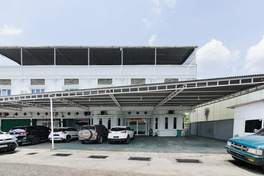 Urbanview Hotel Syariah near RSIA Annisa Jelutung Jambi