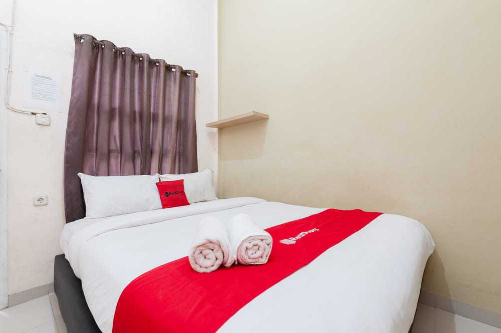 RedDoorz Room
