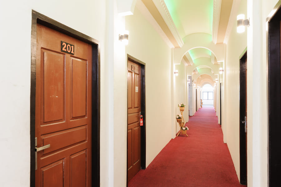 RedDoorz Plus Syariah near Simpang Rimbo Jambi 2