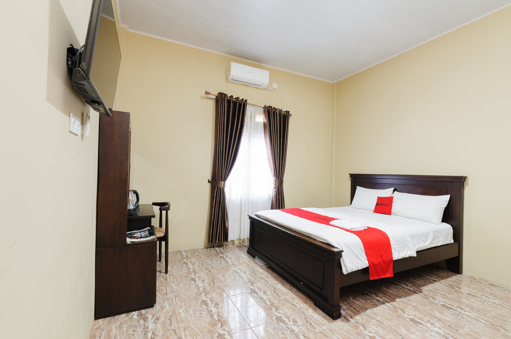 RedDoorz Deluxe Room