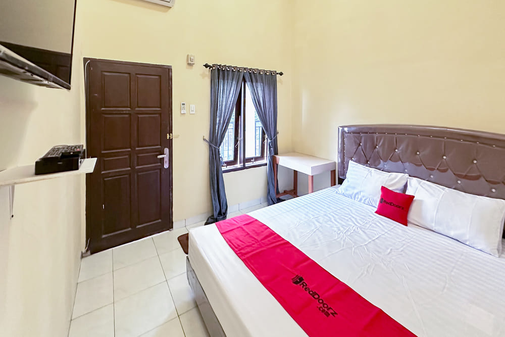 RedDoorz Room