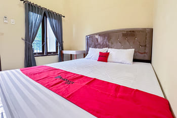 RedDoorz @ Golden Cempaka Medan