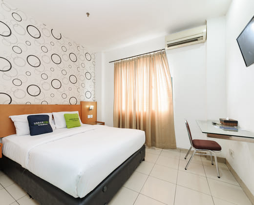 Urbanview Hotel Cosmo Jambi