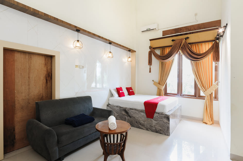 RedDoorz Deluxe Room
