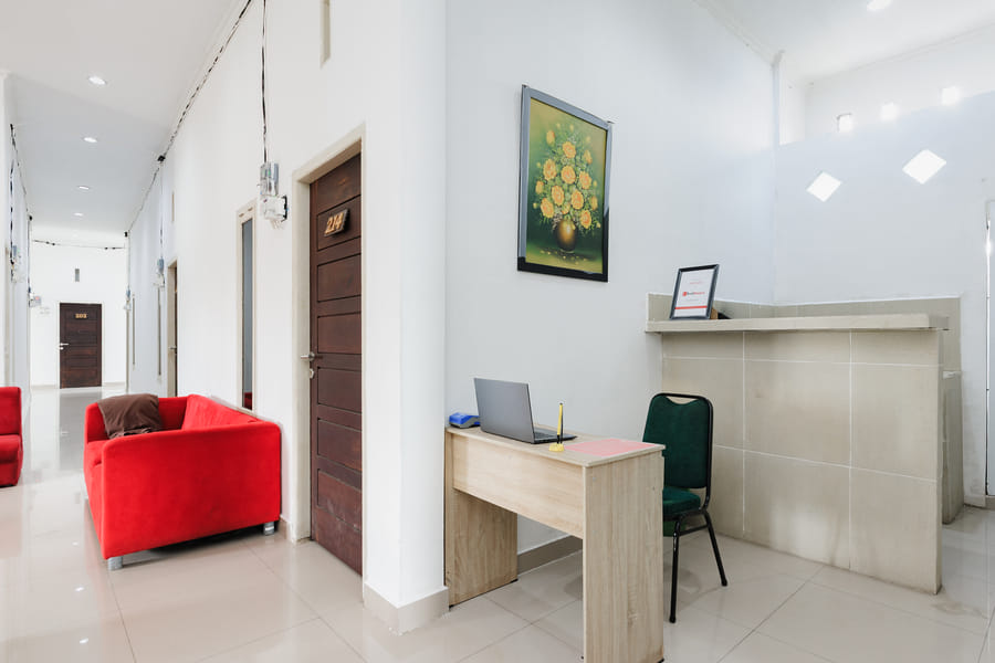 RedDoorz @ Qaireen Living Jambi