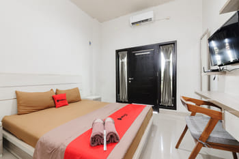 RedDoorz Syariah near Tugu Juang Jambi