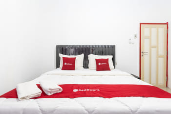 RedDoorz @ Ideal Home Banjarmasin