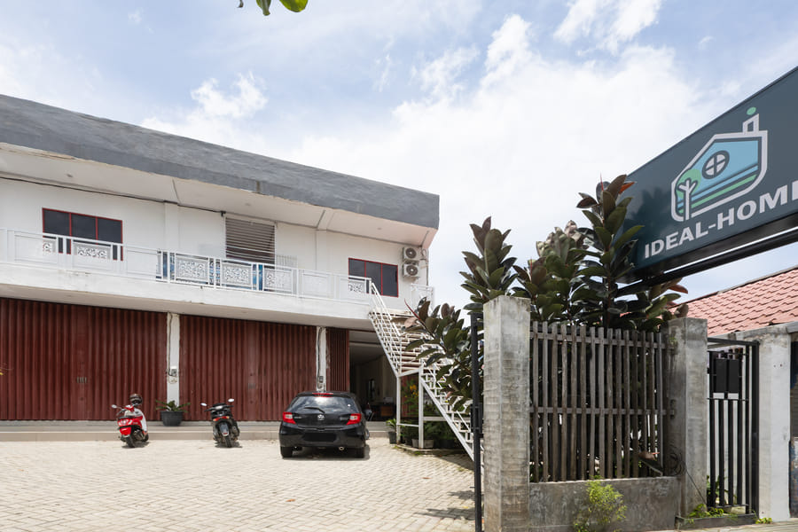 RedDoorz @ Ideal Home Banjarmasin