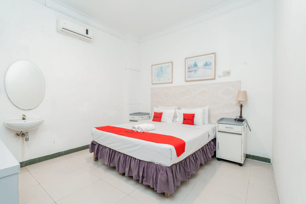 RedDoorz Room
