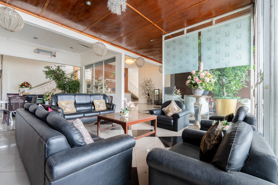 RedDoorz near Focal Point Medan