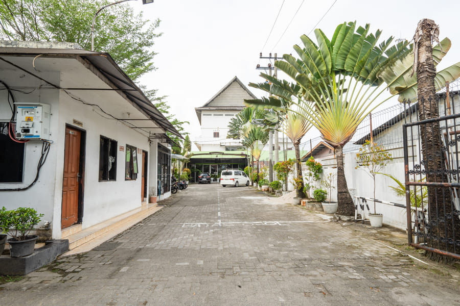 RedDoorz near Focal Point Medan