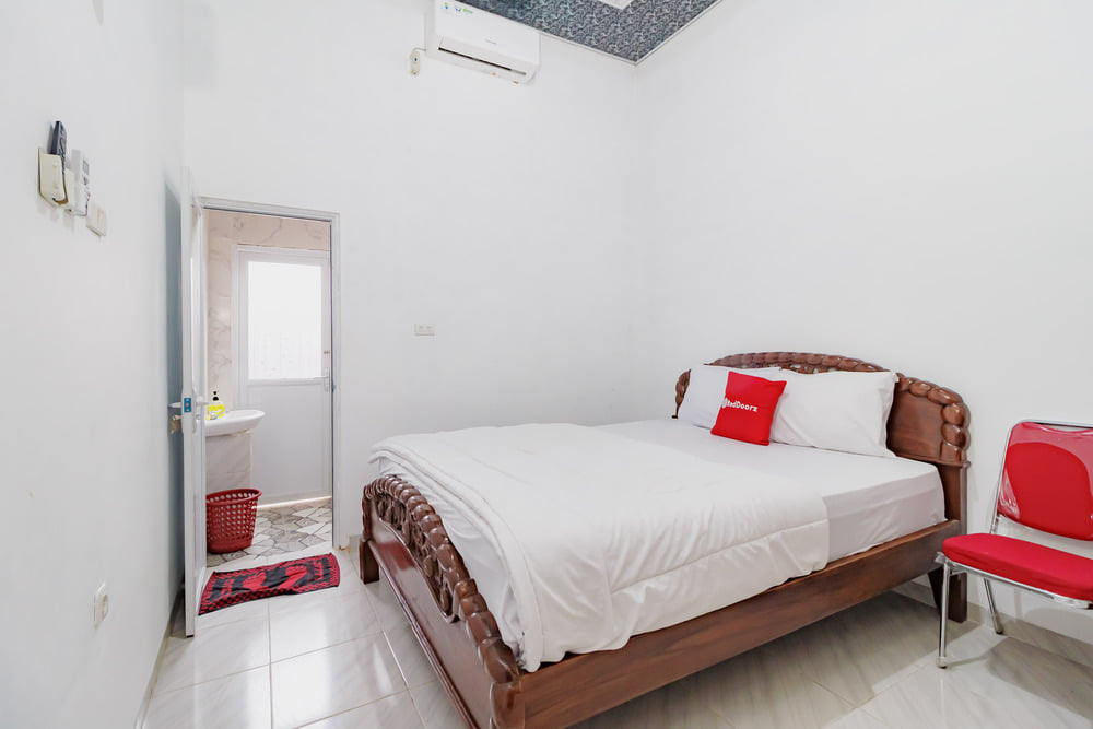 RedDoorz Room