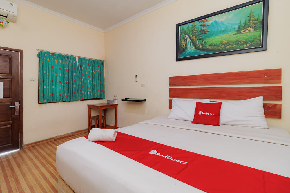 RedDoorz Room