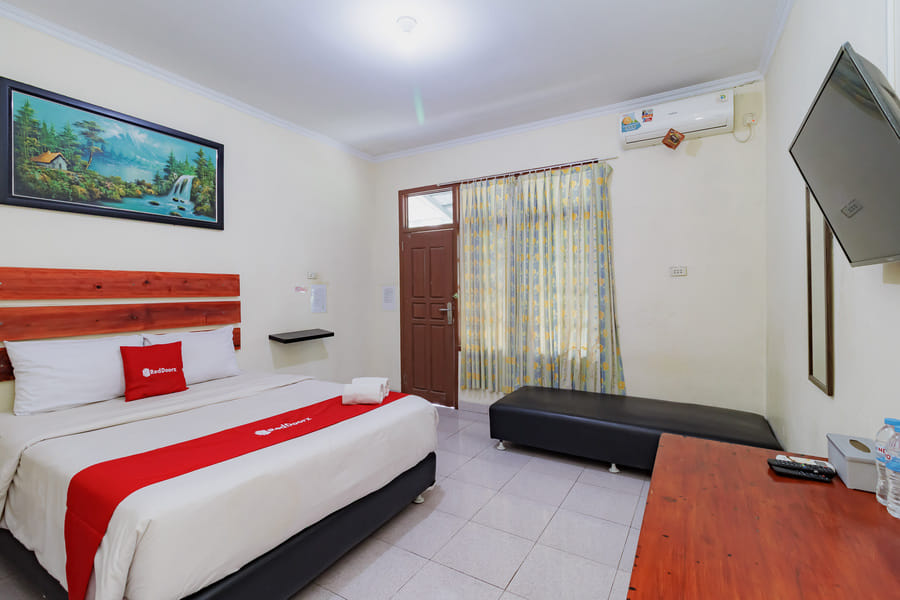 RedDoorz Plus @ Ladang Asri Homestay Lampung