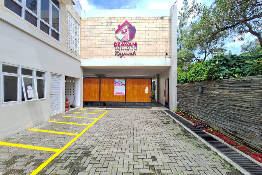 Dzawani Syariah Rajawali near Pakuwon Mall RedPartner