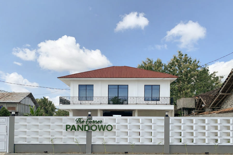 Urbanview Hotel The Corner Pandowo