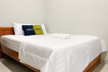 Urbanview Hotel The Corner Pandowo