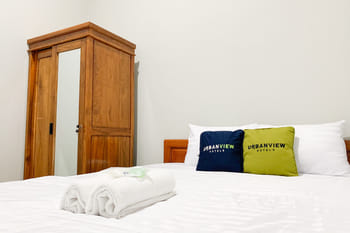 Urbanview Hotel The Corner Pandowo