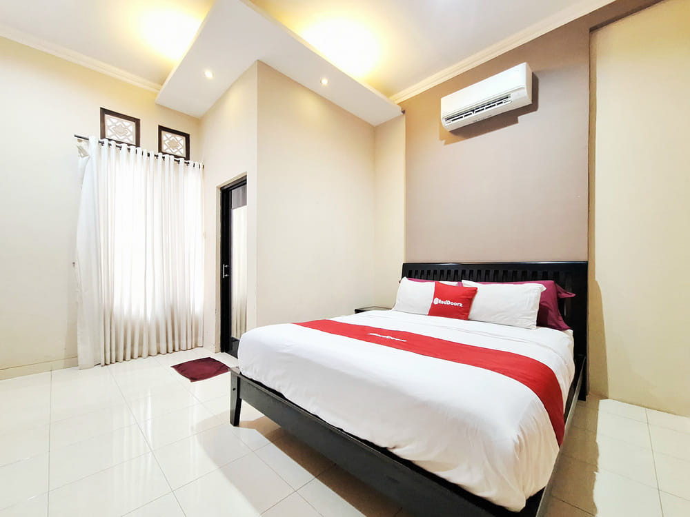 RedDoorz Room