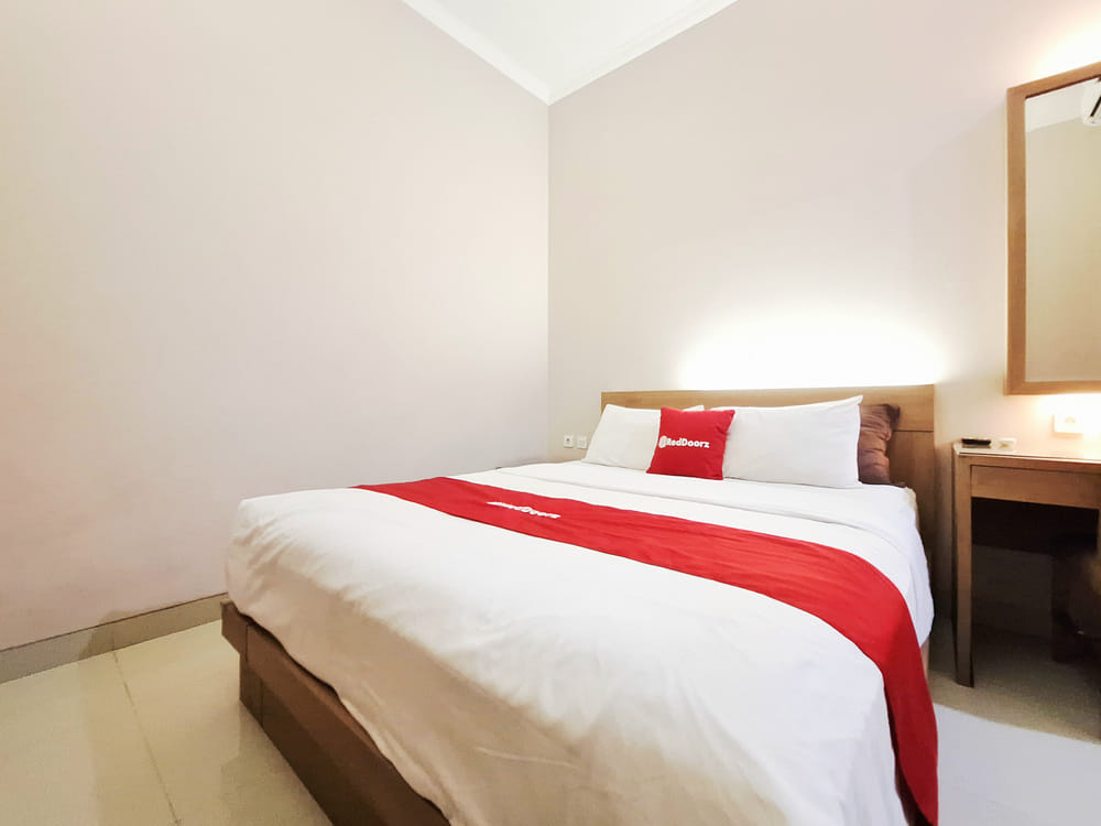 RedDoorz Room