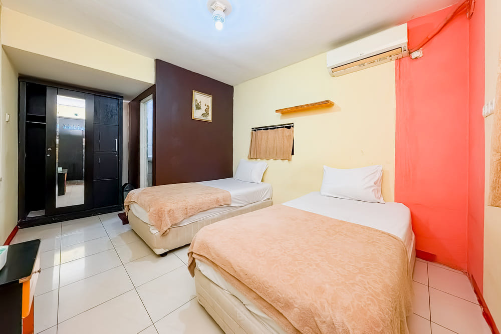 Standard Twin Room