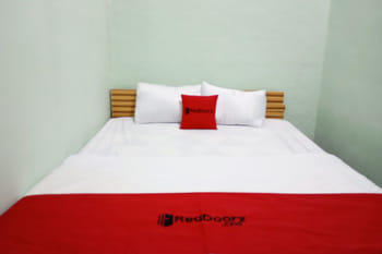 RedDoorz @ Vera Guesthouse Alun Alun Kutoarjo
