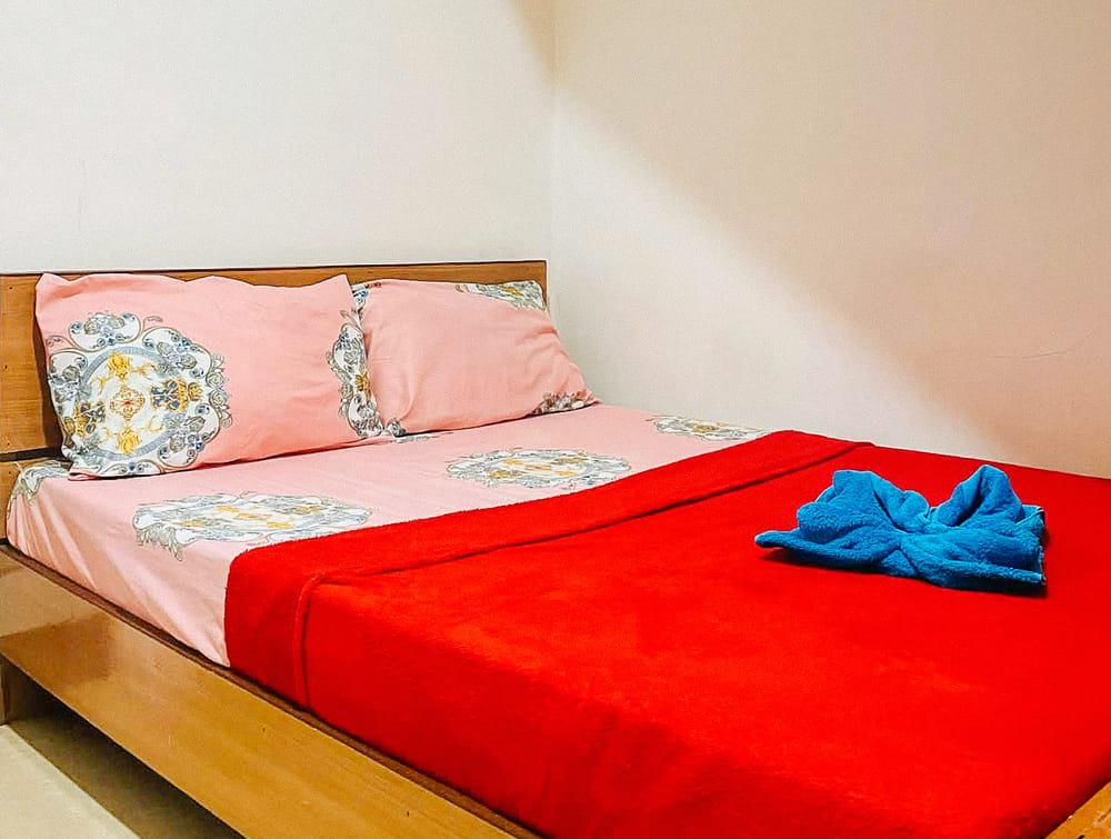 RedDoorz Deluxe Room