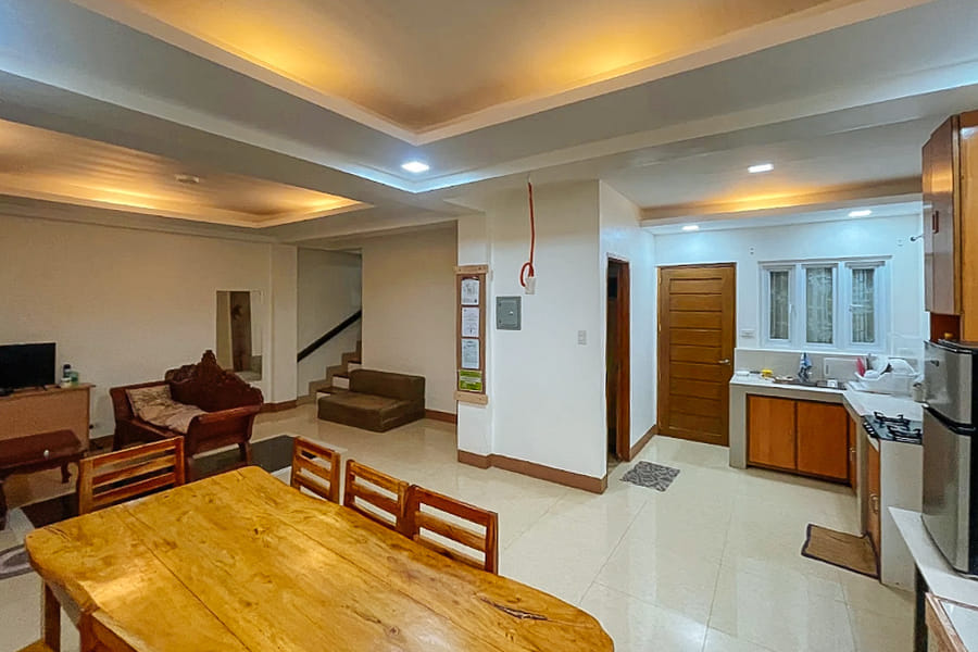 RedDoorz @ E Moreno Boarding and Transient House